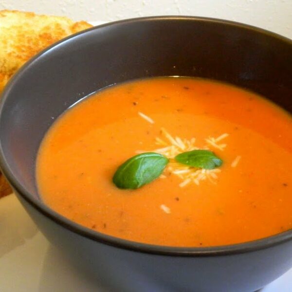 https://aducksoven.com/wp-content/uploads/2011/07/tomato-soup-600x600.jpg