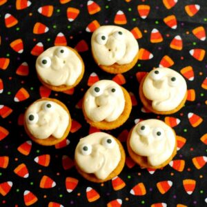 Pumpkin Ghost Cupcakes from A Duck's Oven. These mini pumpkin ghost cupcakes are adorable for Halloween (or any other reason!) and so easy to make!