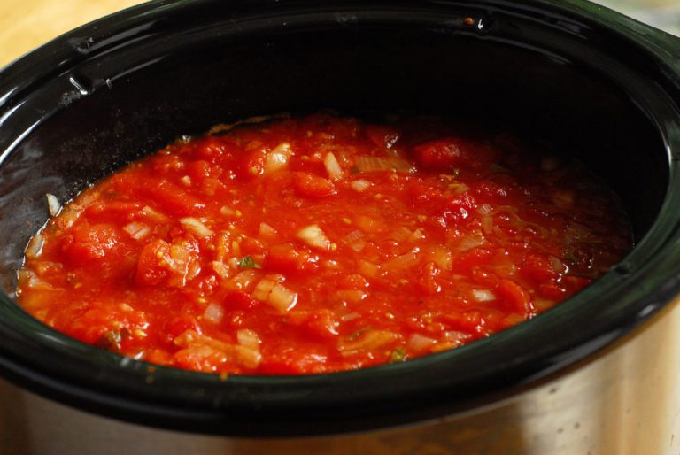 Crockpot Roasted Garlic Tomato Soup - A Duck's Oven