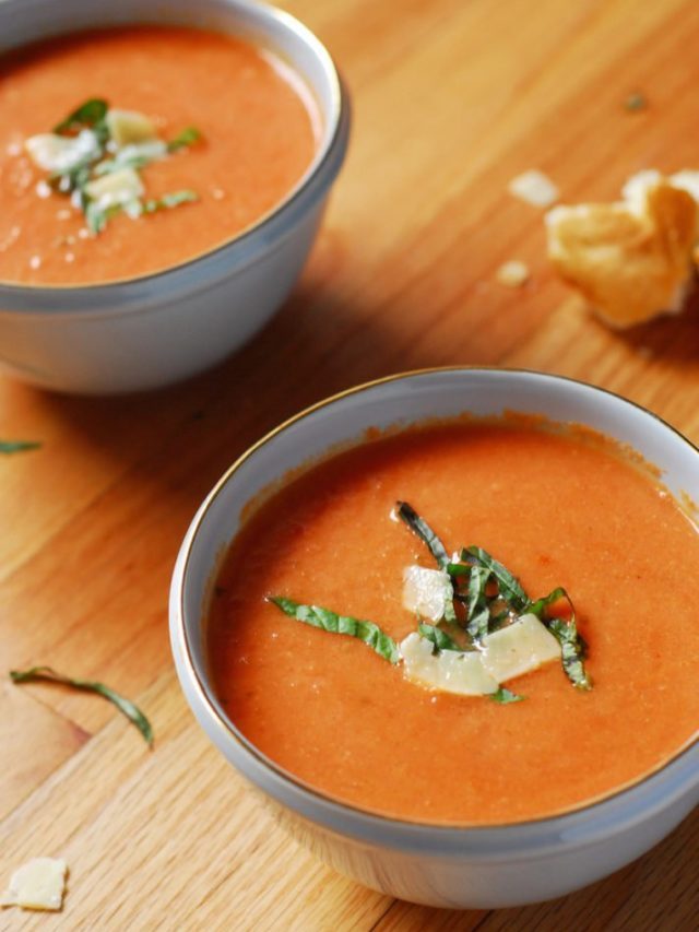 Crockpot Roasted Garlic Tomato Soup Story