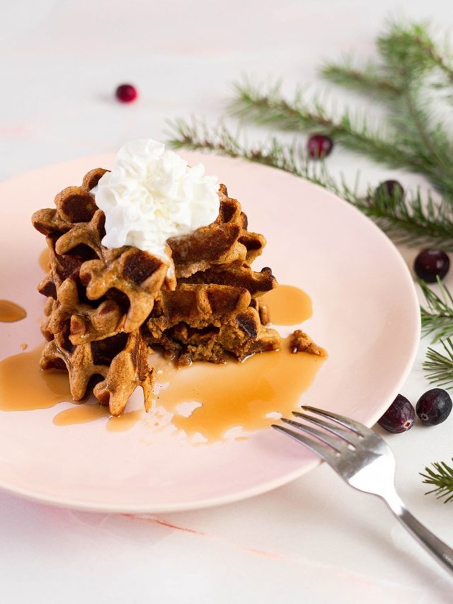 Gingerbread Waffles from Mix Story
