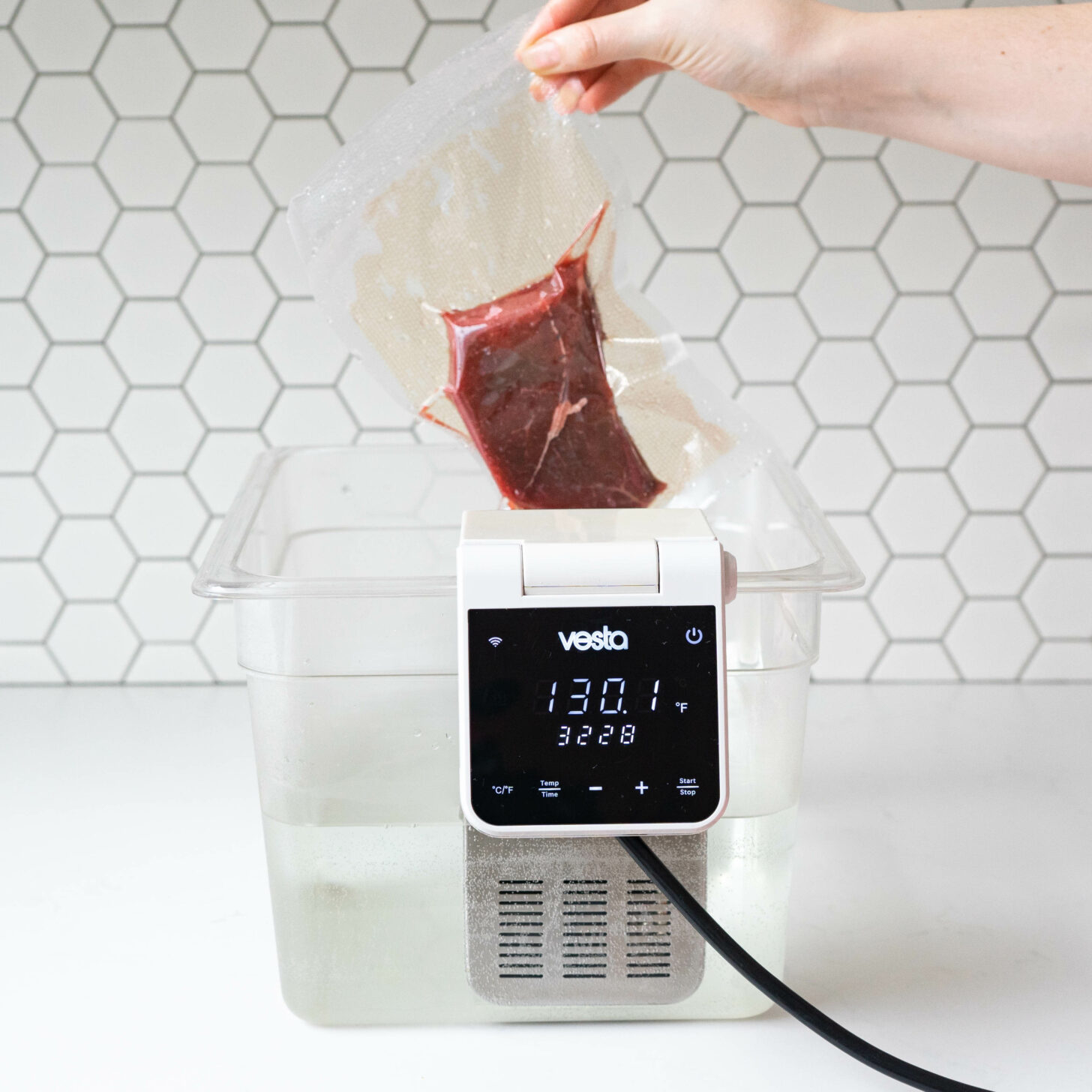 specificere Lyn aborre What's Better for Steak? Sous Vide vs. Grill - A Duck's Oven
