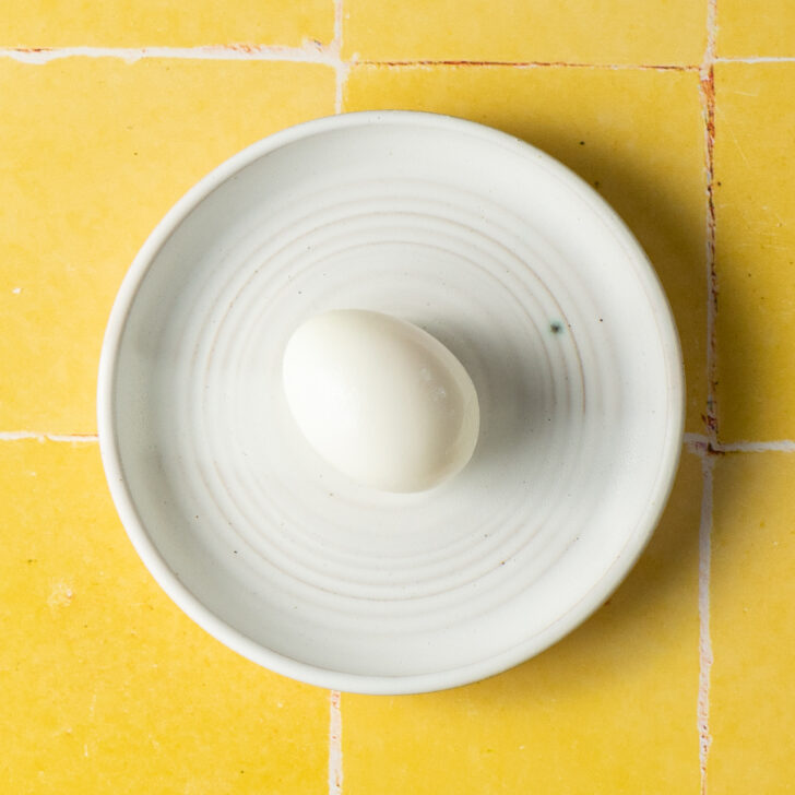 Soft-boiled eggs and egg cups – Food Science Institute